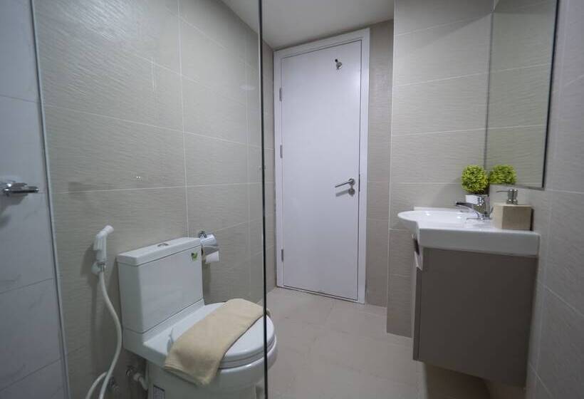 דירת שני חדרים, The Bridge Club