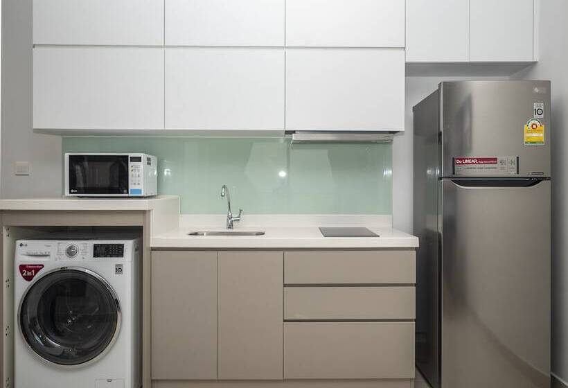 דירת שני חדרים, The Bridge Club