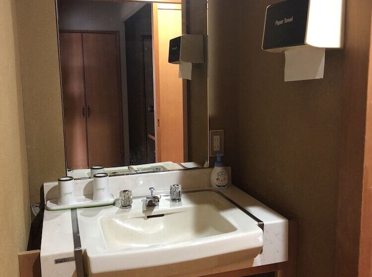 غرفة قياسية, Iwamuro Slow Hostel