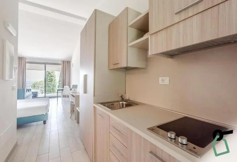 テラス付き１ベッドルームアパートメント, Hotiday Apartment Desenzano