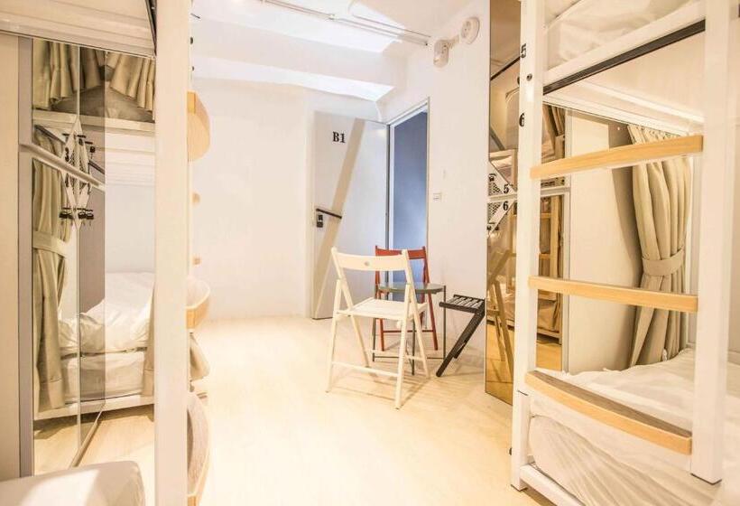 تختخواب در اتاق مشترک, Light Inn