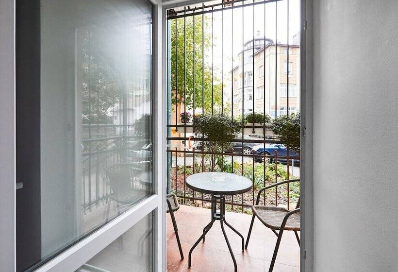 سوییت, Antares Apart