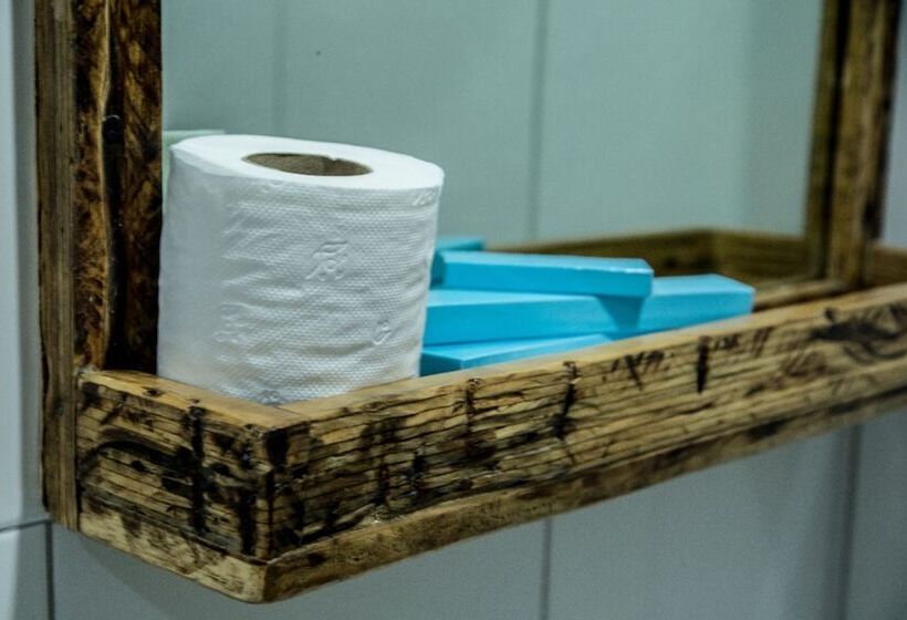 غرفة قياسية, Avenija