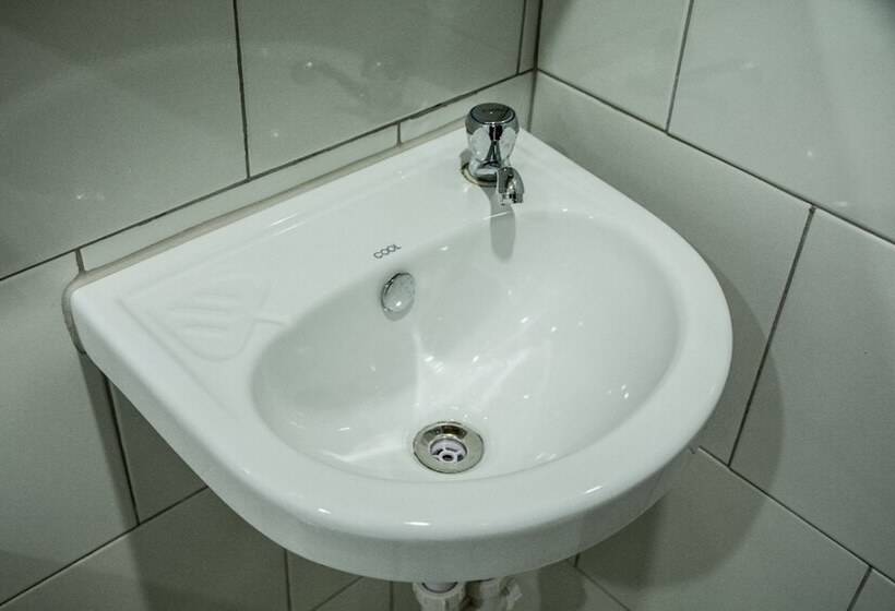 غرفة قياسية, Avenija