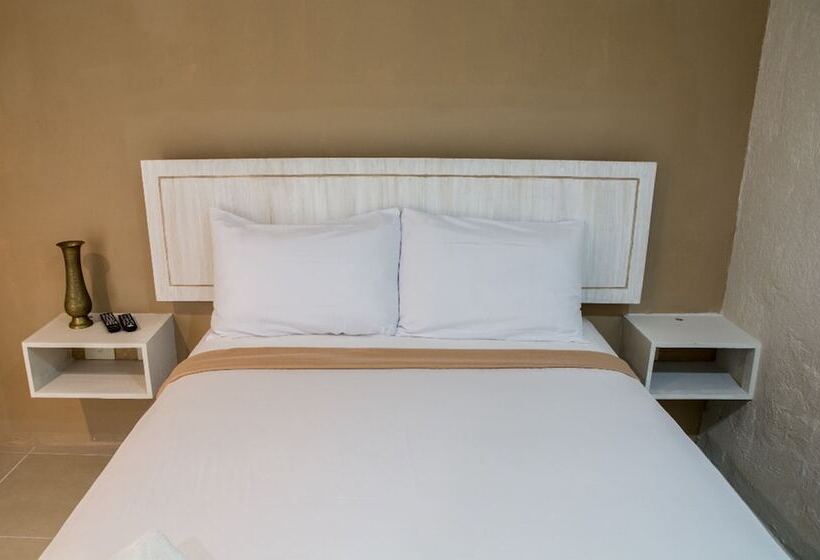 غرفة سوبيريور, Avenija