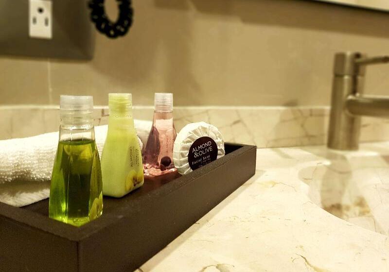 غرفة سوبيريور, Avenija