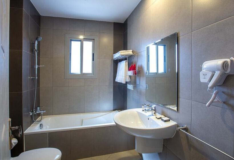 سوییت سوپریور, Loumage Suites And Spa