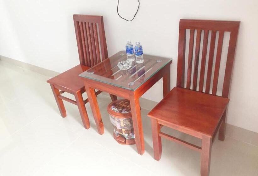 اتاق لوکس, Phu Tien