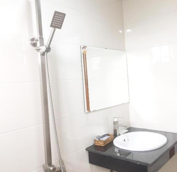 اتاق لوکس, Phu Tien