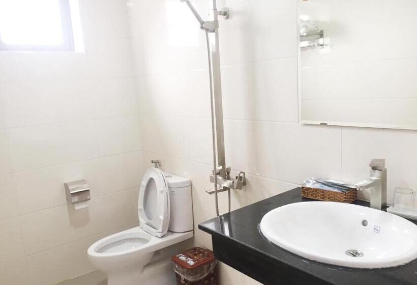 اتاق لوکس, Phu Tien