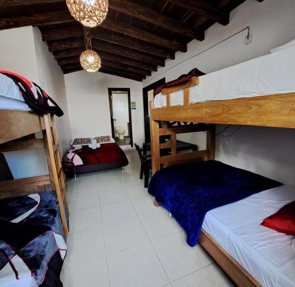 Семейный Номер, Guatapé Country House