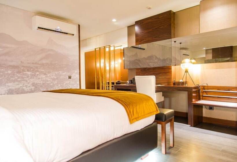 Президентский Люкс, Grand Plaza Hotel Nampula