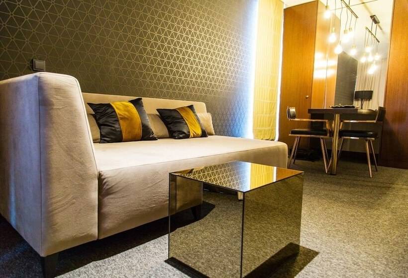프레지덴셜 스위트, Grand Plaza Hotel Nampula