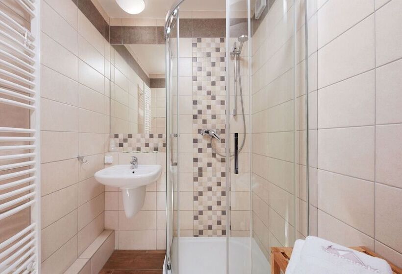 Номер Стандарт Трехместный, Profamily Hotel Top Benecko