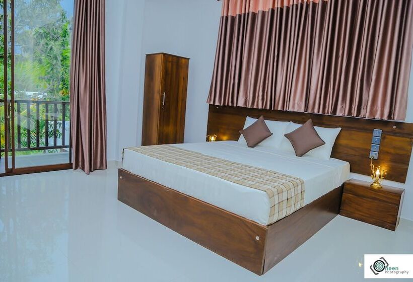 디럭스 룸, Shades Hotel & Villa