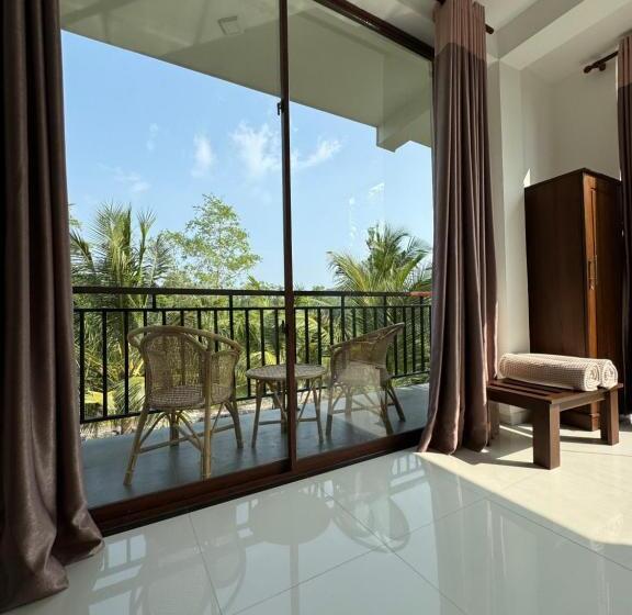 디럭스 룸, Shades Hotel & Villa