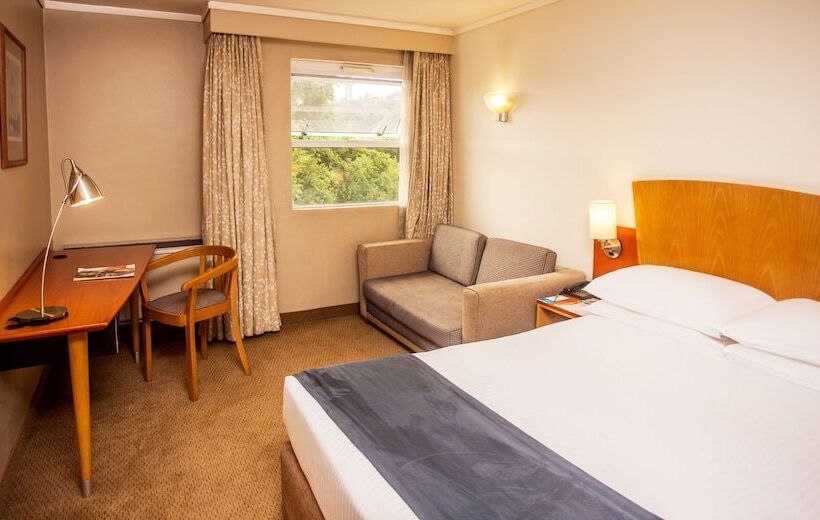 Номер Стандарт, Stayeasy Pretoria