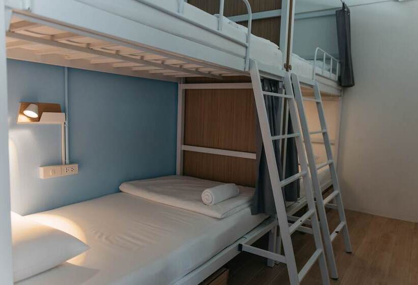 Cama em Quarto Compartilhado, Ease Hostel