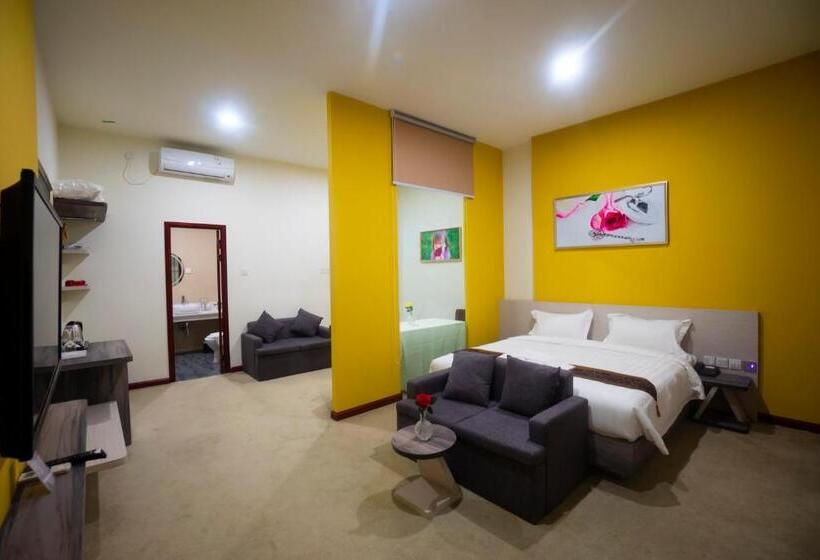 Suite with Balcony, Green Rose