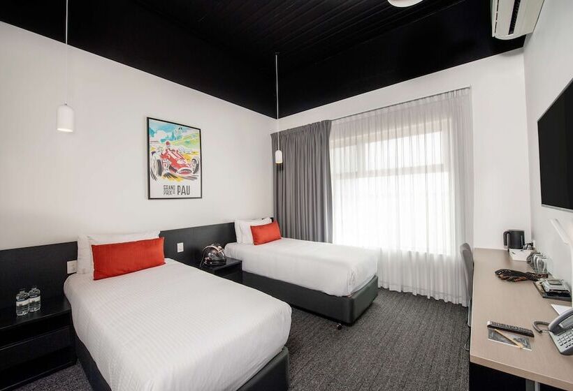 Номер Стандартный с Видом, Rydges Pit Lane