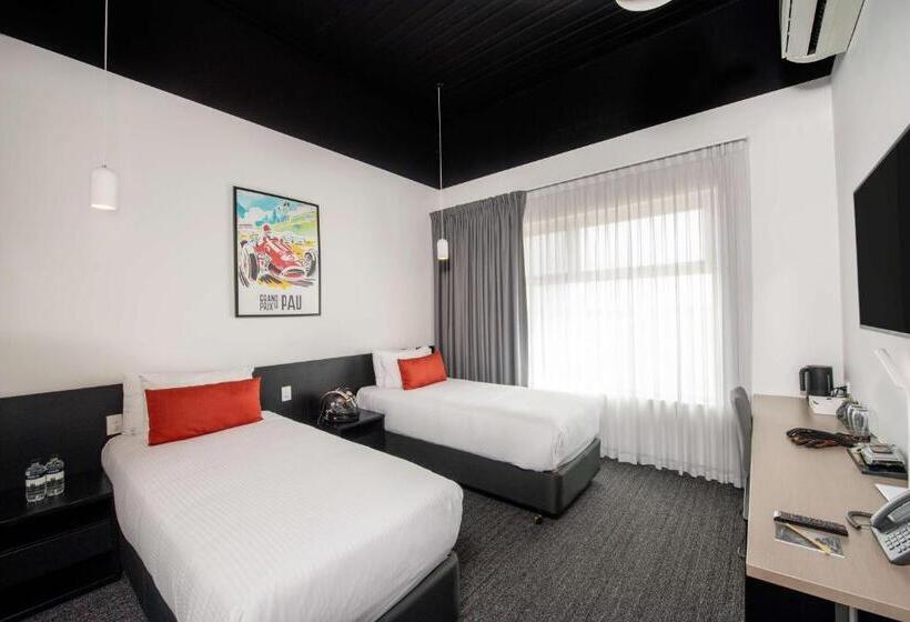 Номер Стандартный с Видом, Rydges Pit Lane