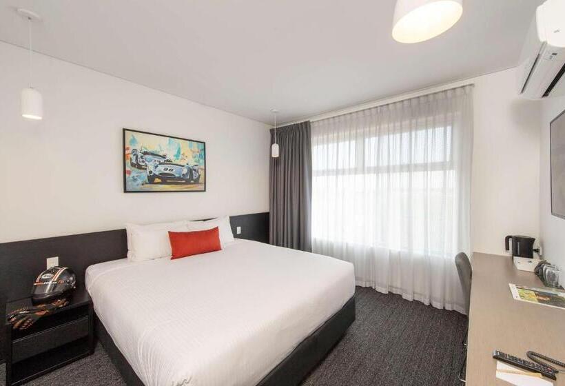 Номер Стандарт Кровать Кинг Адаптированный для Инвалидов, Rydges Pit Lane