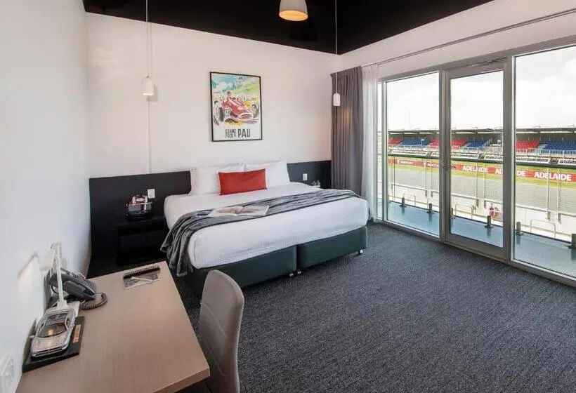 バルコニー付きデラックスルーム, Rydges Pit Lane