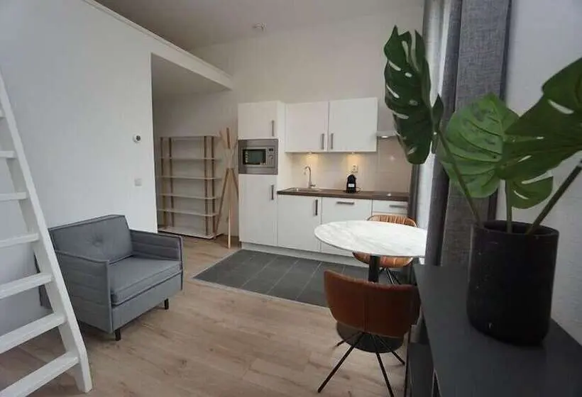 استودیوی لوکس, Metropolitan Hotel Rotterdam