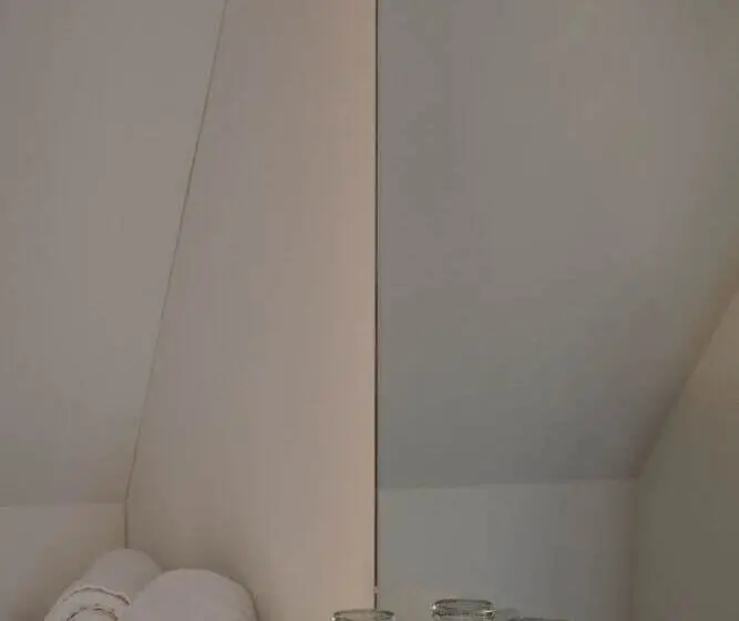 Camera Deluxe, B&b Veado