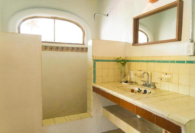 غرفة قياسية ثلاثية, Sayulita Central