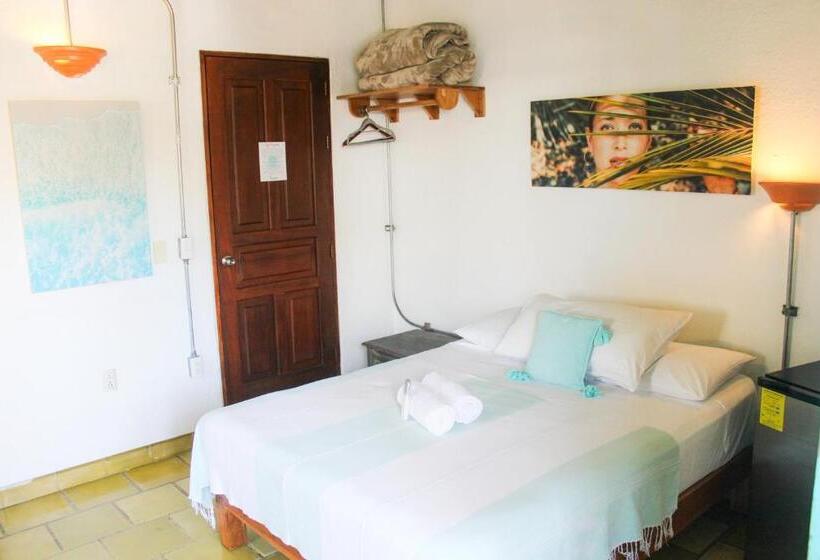 غرفة قياسية ثلاثية, Sayulita Central