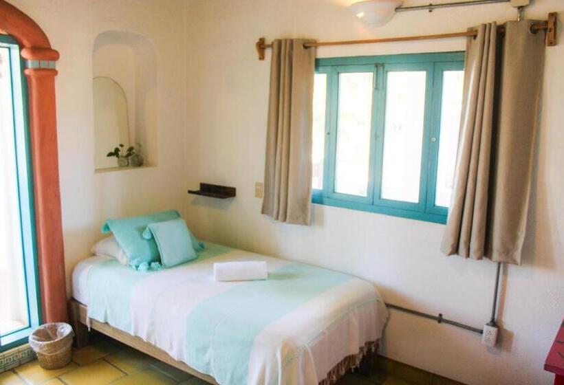 غرفة قياسية ثلاثية, Sayulita Central