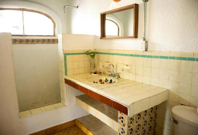 غرفة قياسية ثلاثية, Sayulita Central