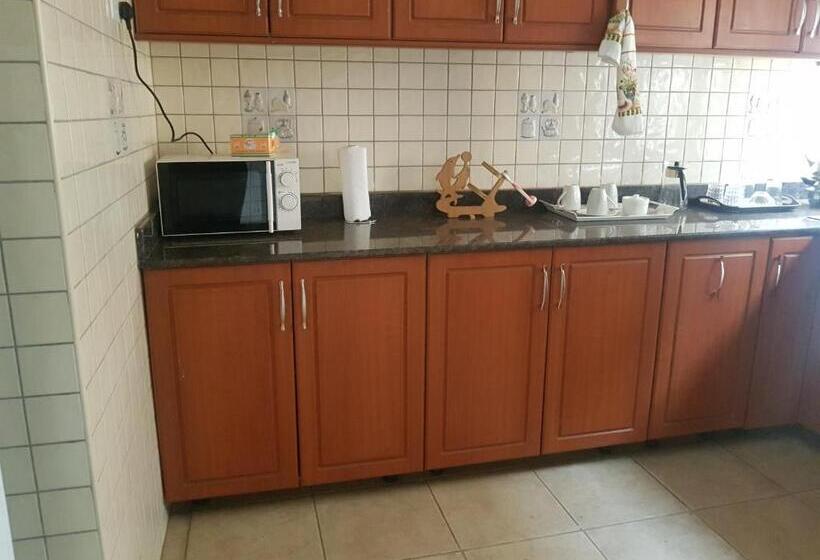 3 Bedroom Suite, Delta Suites