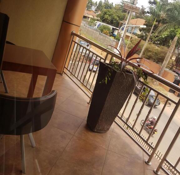 3 Bedroom Suite, Delta Suites