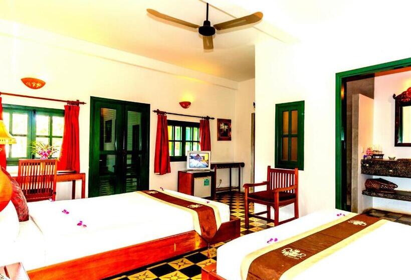 اتاق خانوادگی, Golden Banana Residence