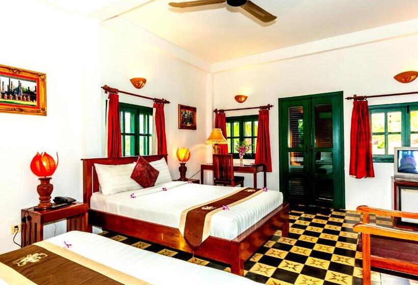 اتاق خانوادگی, Golden Banana Residence