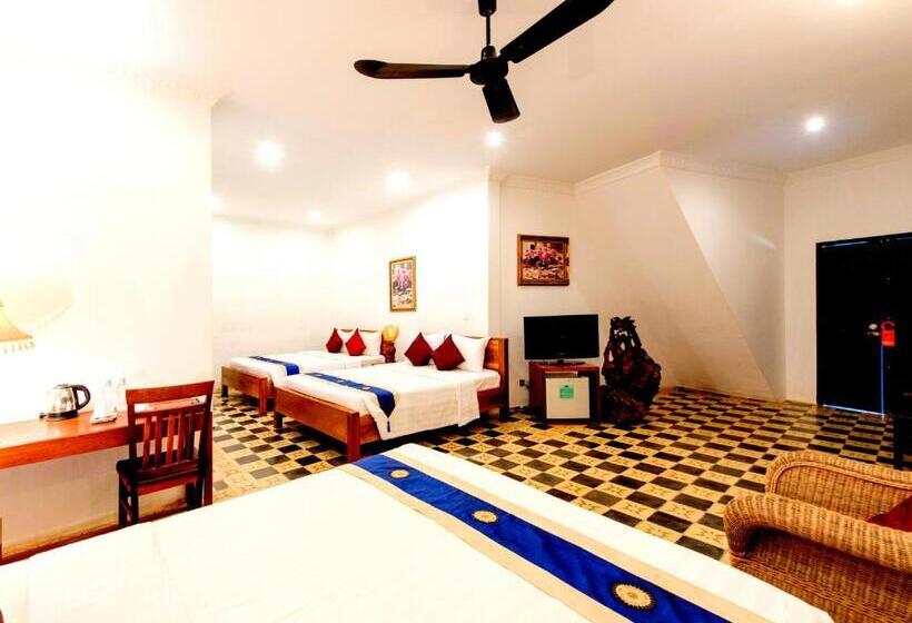 اتاق خانوادگی, Golden Banana Residence