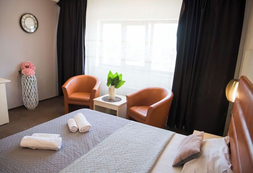 Номер Deluxe, Mbi Travel Inn