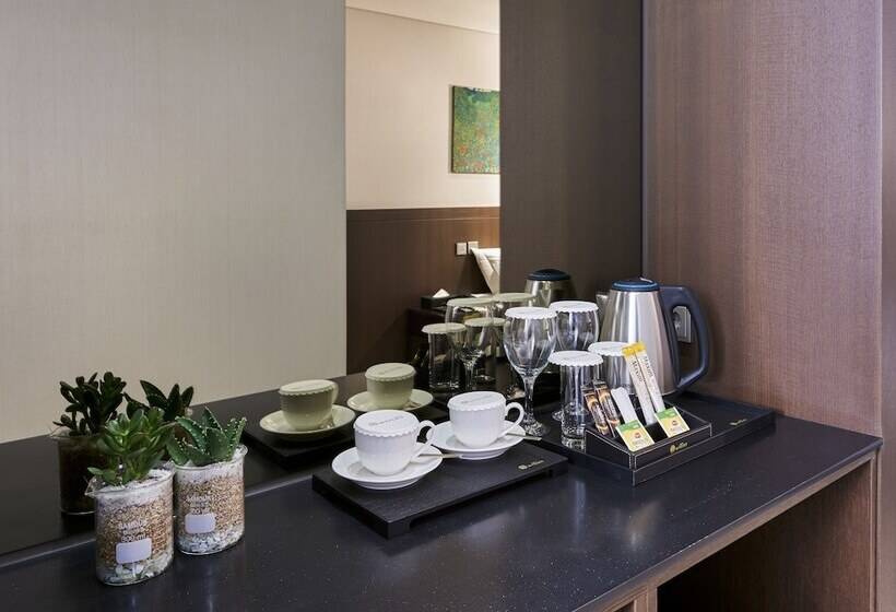 プレミアムトリプルルーム, Mfelice