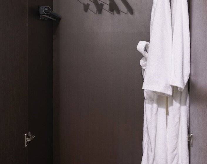 プレミアムトリプルルーム, Mfelice