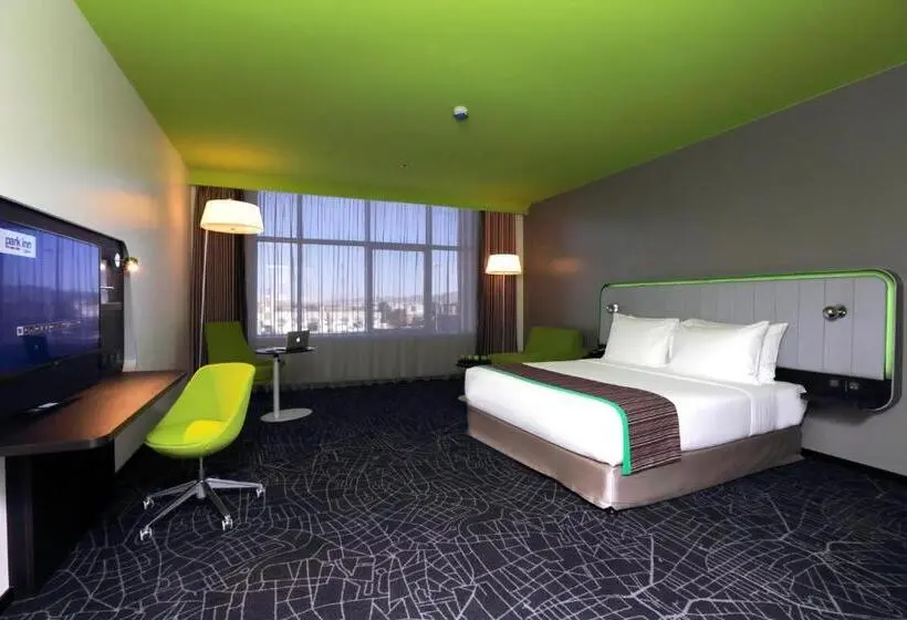 اتاق سوپریور با چشم‌انداز کوهستان, Park Inn By Radisson Najran