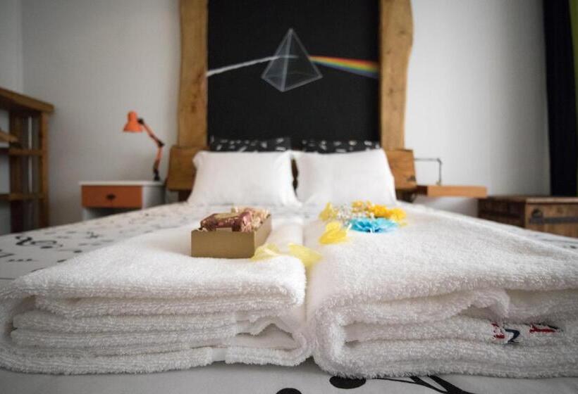 豪华房间, Modern & Recycled Guest House