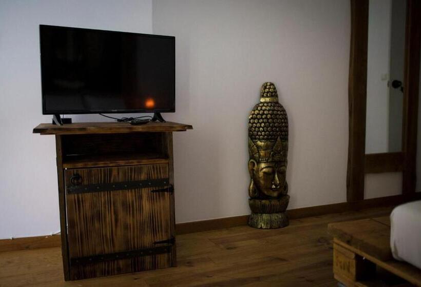 Номер Стандарт, Modern & Recycled Guest House