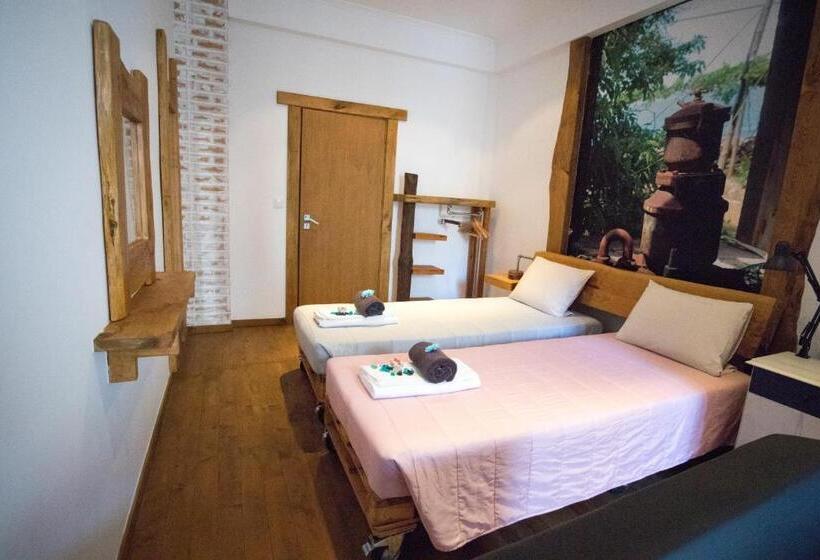 标准间侧面带海景, Modern & Recycled Guest House