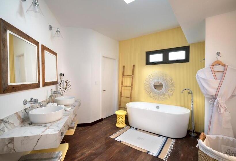 اتاق استاندارد با بالکن و چشمانداز دریا, La Maison D Eté Hotel By Newmark