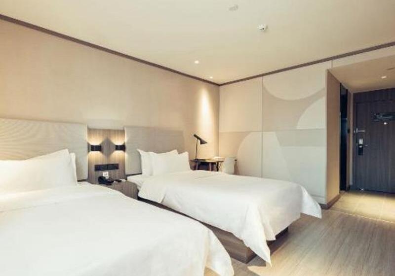 장애인용 디럭스룸, Days Inn & Suites By Wyndham Kearney Ne