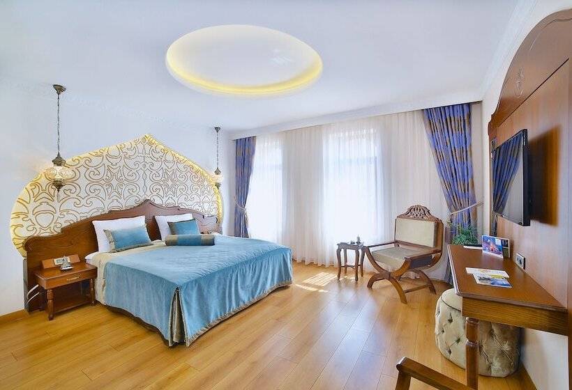 اتاق لوکس, Kaya Ninova