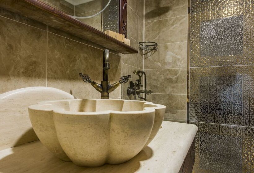 اتاق استاندارد یک نفره, Kaya Ninova