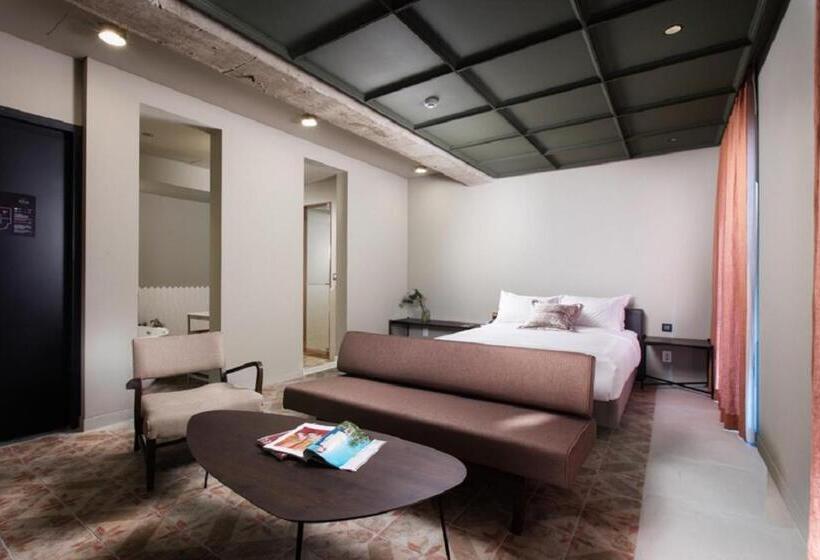 ロイヤルスイート, Oia Hotel Dadaepo